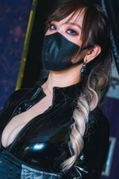 椿奈々女王様