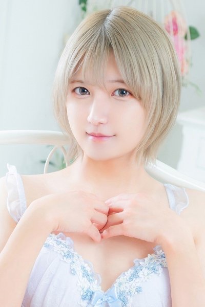 りな (Rina)