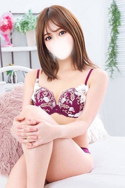 里美もえ