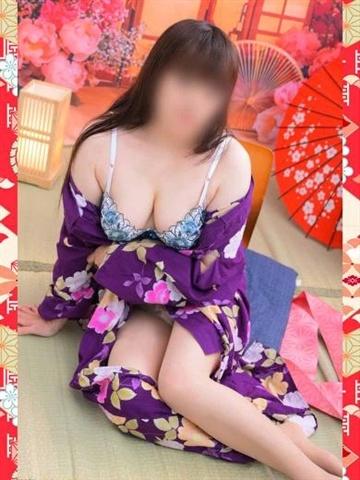 夜桜つゆり