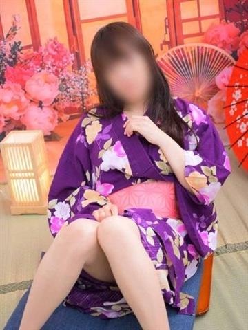 夜桜つゆり