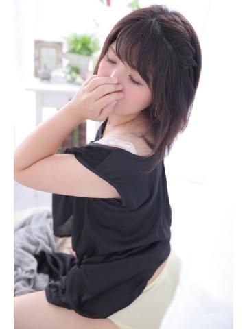 三上 麻衣