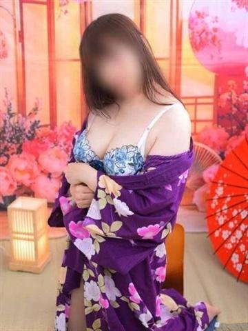 夜桜つゆり